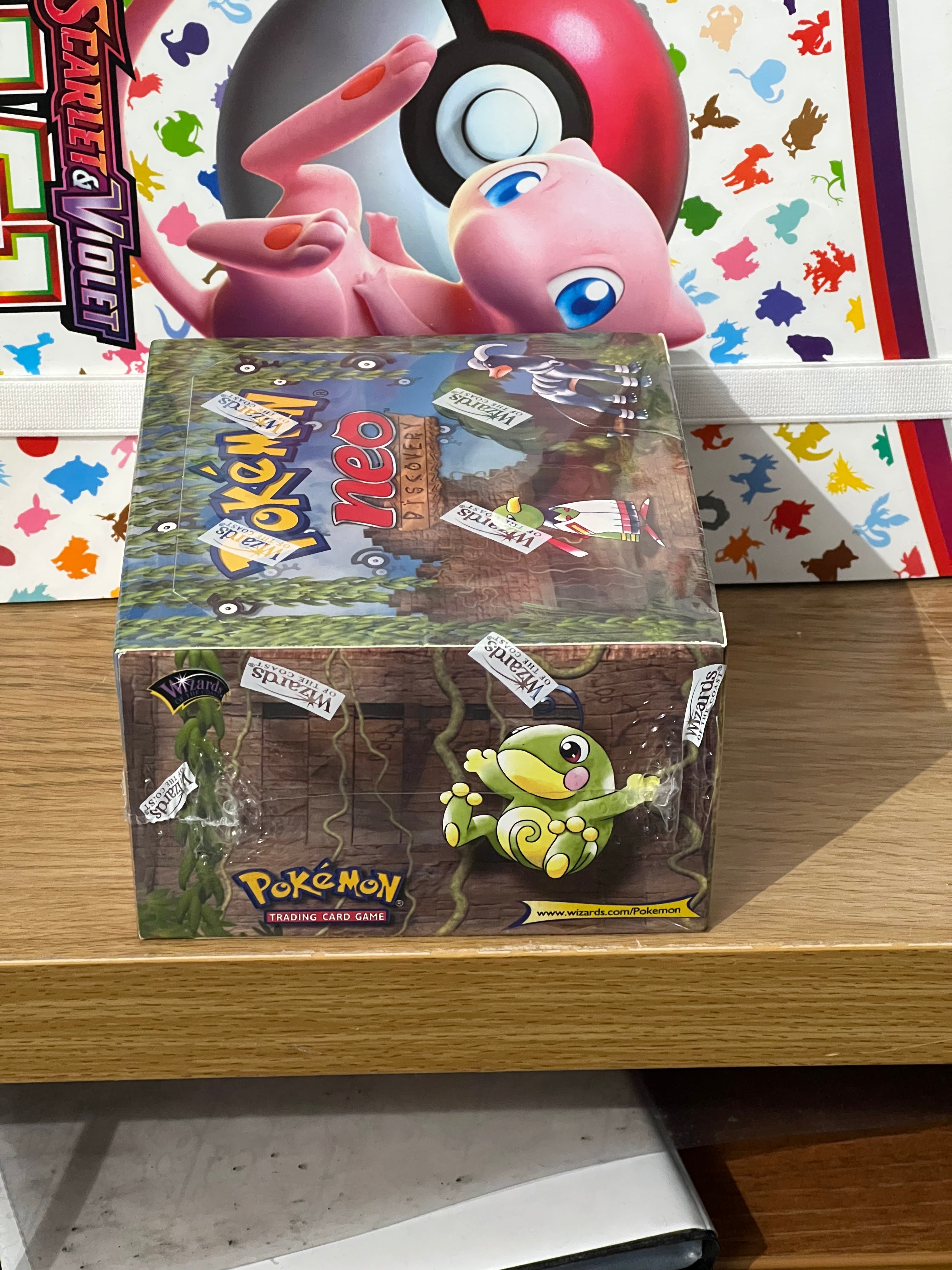 2001 Pokemon Neo Discovery 1st Edition Booster Box Factory Sealed WOTC Vintage RAR